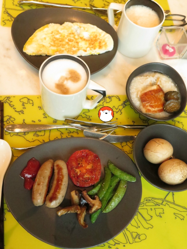Throughout our three morning there, we couldn't manage to try even everything from their huge breakfast selections. 